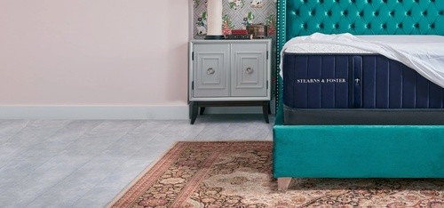 Close up of a Stearns and Foster mattress with Estate fitted sheet