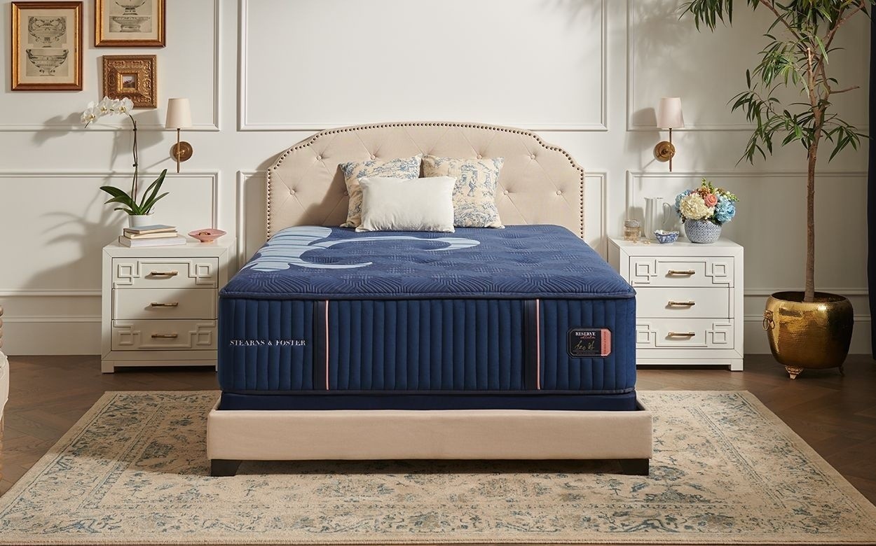 the tight top Reserve in a queen size